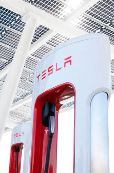 tesla-superchargeur-borne-780x470-1.jpg